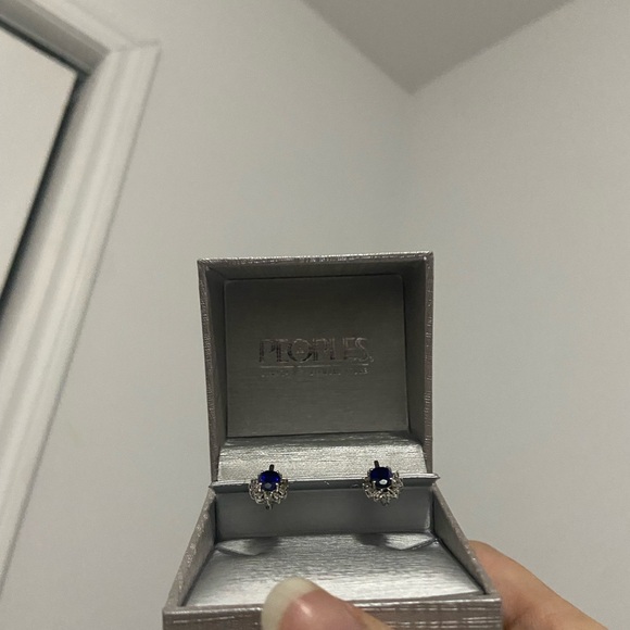 PEOPLES JEWELLERS- Dazzling Diamond and Blue Sapphire Earrings - Picture 2 of 3